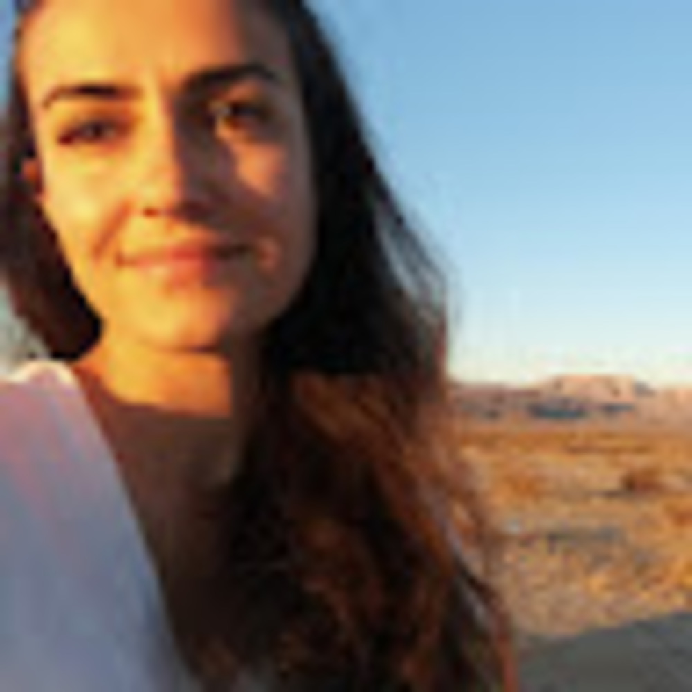Meet your Posher, Lara
